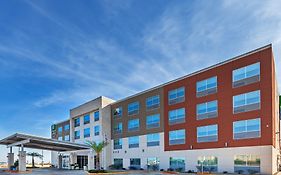 Holiday Inn Express & Suites Brenham